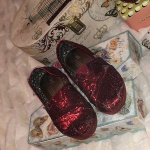 Glitter Red Toms